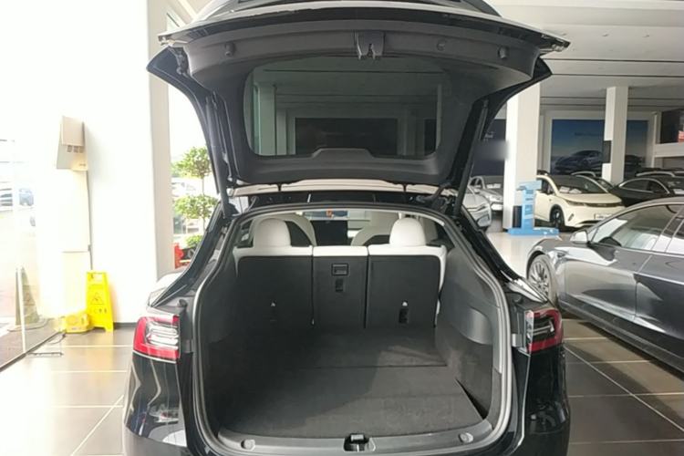 Used Tesla Model Y 2022 Performance High-Performance All-Wheel-Drive Version Trunk