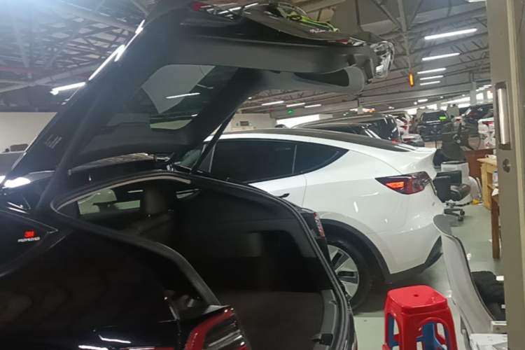 Used Tesla Model Y 2022 Rear-Wheel-Drive Version Trunk