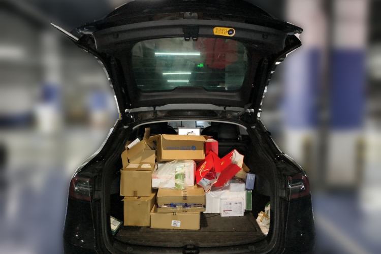 Used Tesla Model Y 2022 Long-Range All-Wheel-Drive Version Trunk