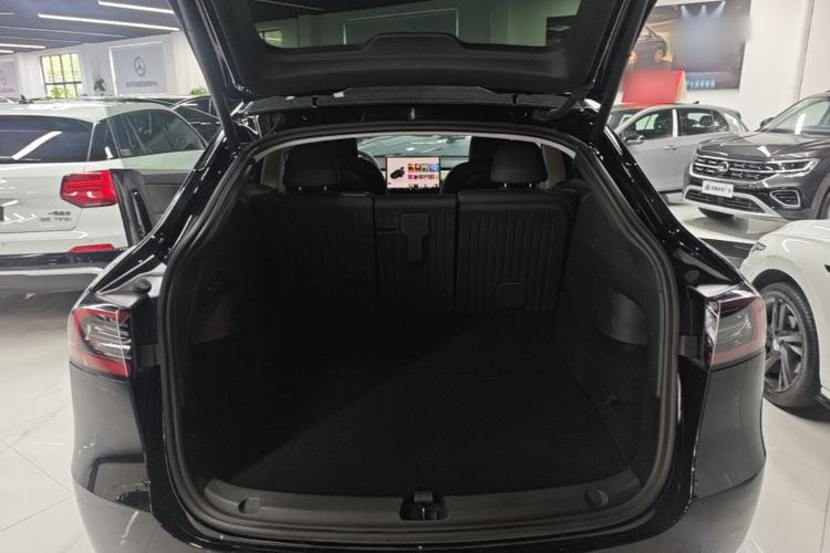 Used Tesla Model Y 2022 Rear-Wheel-Drive Version Trunk