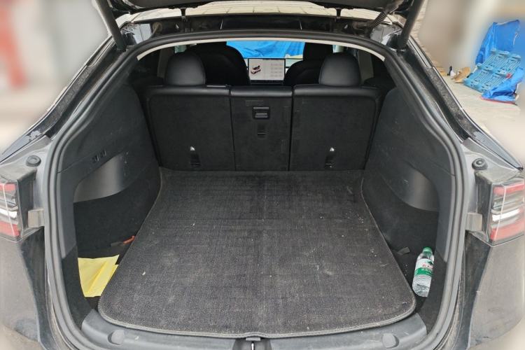 Used Tesla Model Y 2022 Rear-Wheel-Drive Version Trunk