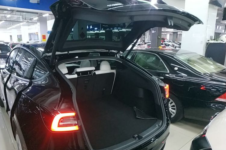 Used Tesla Model Y 2022 Rear-Wheel-Drive Version Trunk