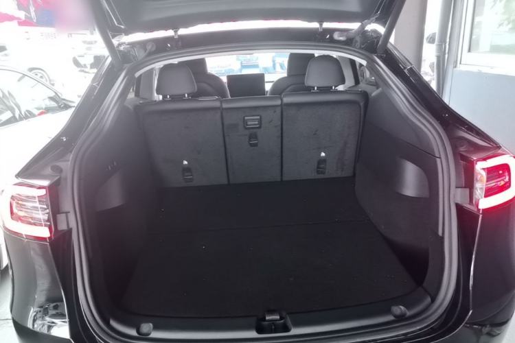 Used Tesla Model Y 2022 Performance High-Performance All-Wheel-Drive Version Trunk