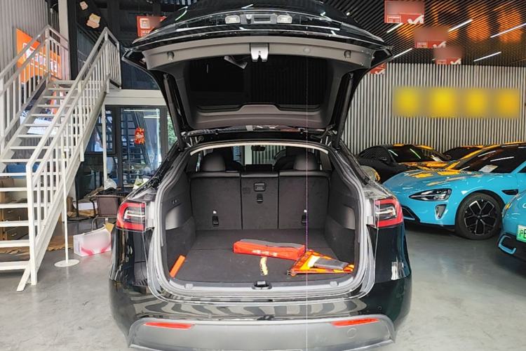 Used Tesla Model Y 2022 Rear-Wheel-Drive Version Trunk