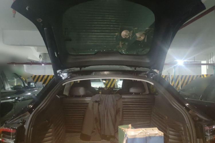 Used Tesla Model Y 2022 Long-Range All-Wheel-Drive Version Trunk