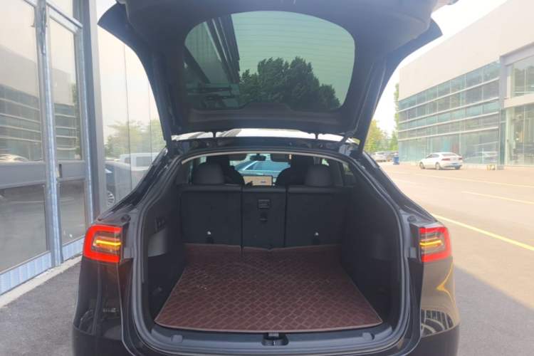 Used Tesla Model Y 2022 Rear-Wheel-Drive Version Trunk