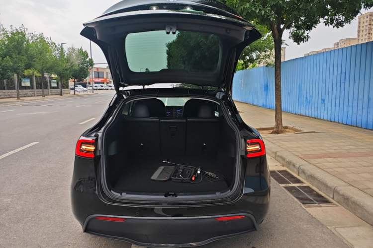 Used Tesla Model Y 2022 Rear-Wheel-Drive Version Trunk