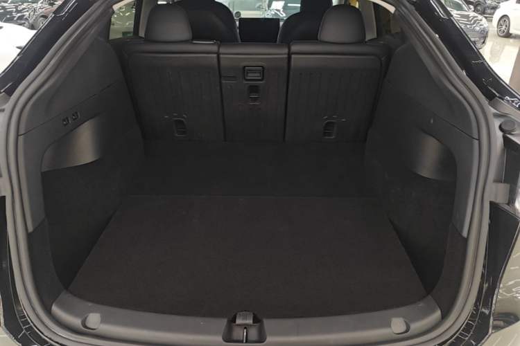 Used Tesla Model Y 2022 Rear-Wheel-Drive Version Trunk