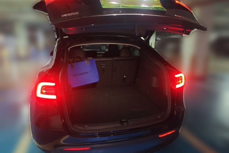 Used Tesla Model Y 2022 Rear-Wheel-Drive Version Trunk