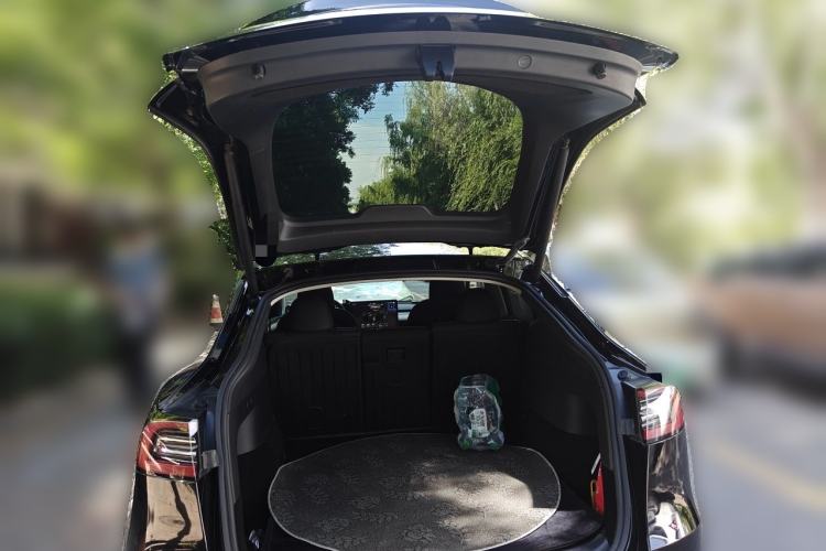 Used Tesla Model Y 2022 Rear-Wheel-Drive Version Trunk