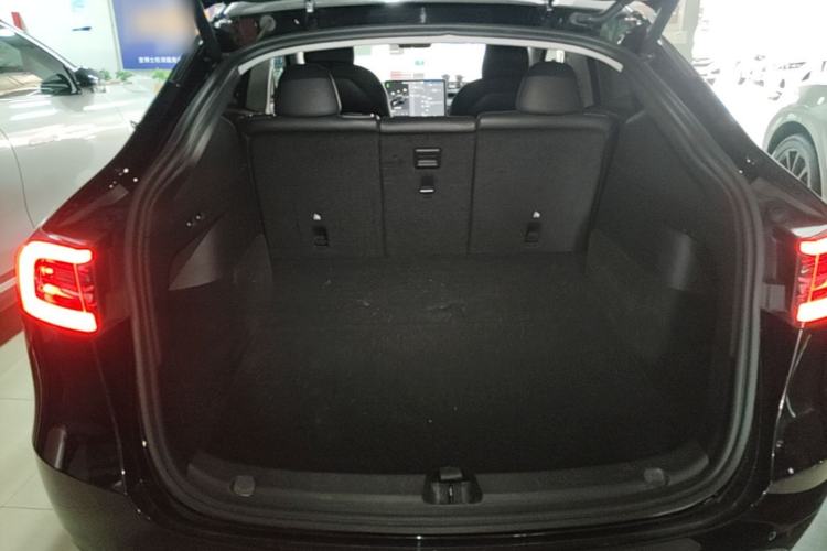 Used Tesla Model Y 2022 Rear-Wheel-Drive Version Trunk