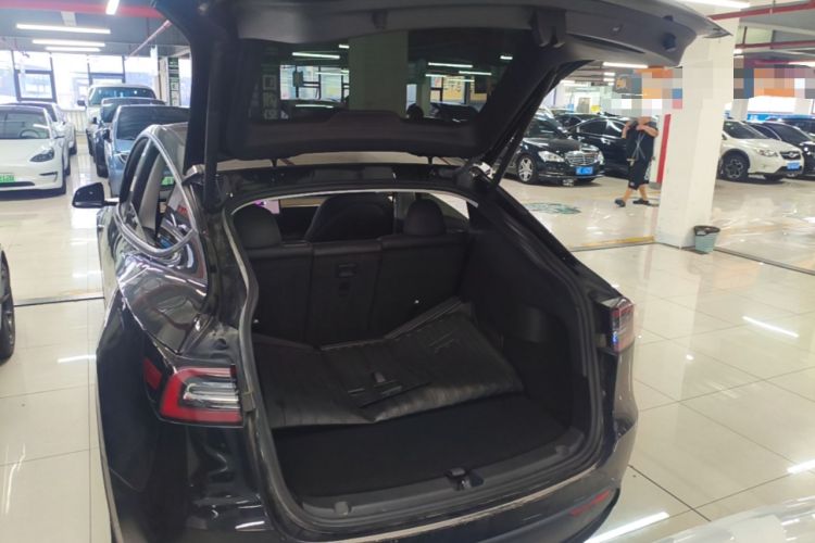 Used Tesla Model Y 2022 Rear-Wheel-Drive Version Trunk