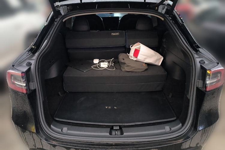 Used Tesla Model Y 2022 Long-Range All-Wheel-Drive Version Trunk