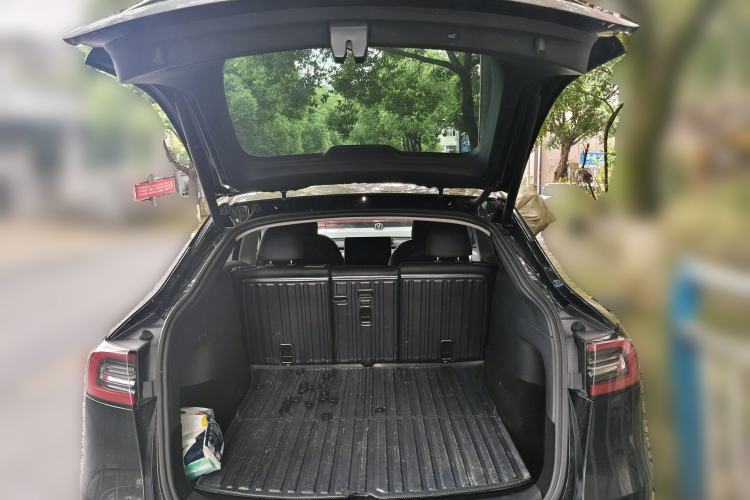 Used Tesla Model Y 2022 Rear-Wheel-Drive Version Trunk