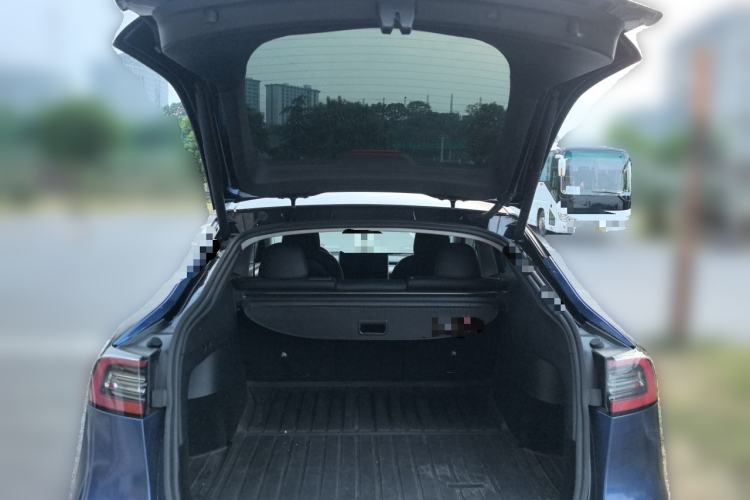 Used Tesla Model Y 2022 Rear-Wheel-Drive Version Trunk