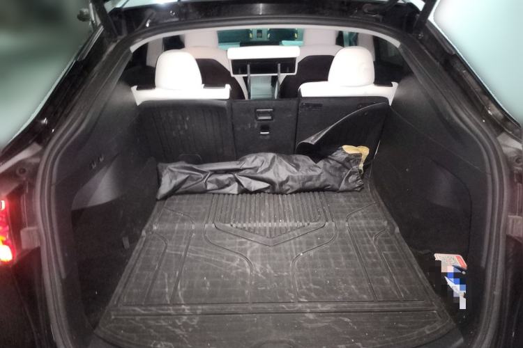 Used Tesla Model Y 2022 Long-Range All-Wheel-Drive Version Trunk