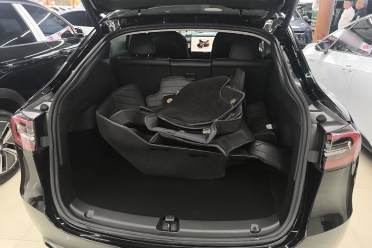 Used Tesla Model Y 2022 Rear-Wheel-Drive Version Trunk
