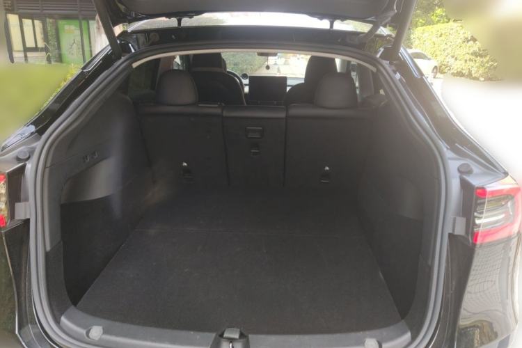 Used Tesla Model Y 2022 Rear-Wheel-Drive Version Trunk
