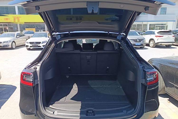 Used Tesla Model Y 2022 Performance High-Performance All-Wheel-Drive Version Trunk