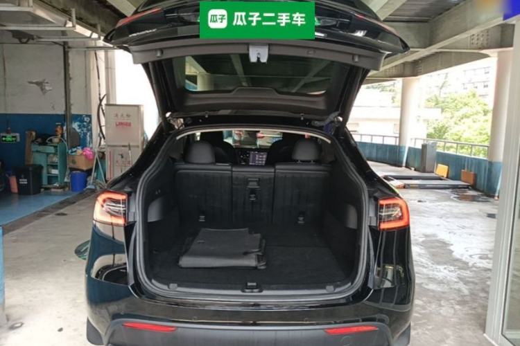 Used Tesla Model Y 2022 Rear-Wheel-Drive Version Trunk