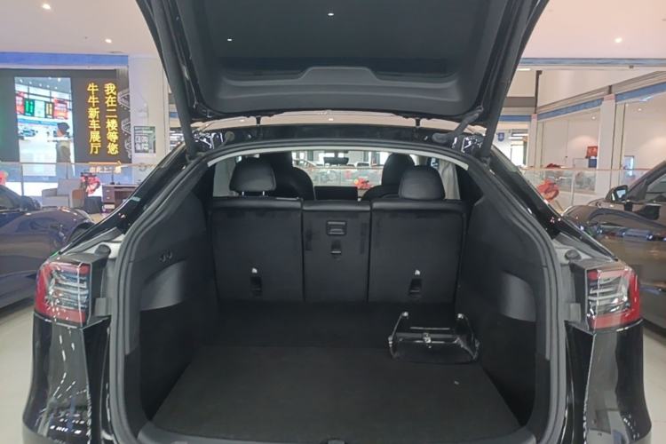 Used Tesla Model Y 2022 Rear-Wheel-Drive Version Trunk