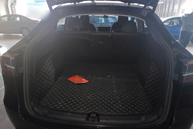 Used Tesla Model Y 2022 Rear-Wheel-Drive Version Trunk