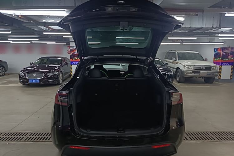 Used Tesla Model Y 2022 Rear-Wheel-Drive Version Trunk