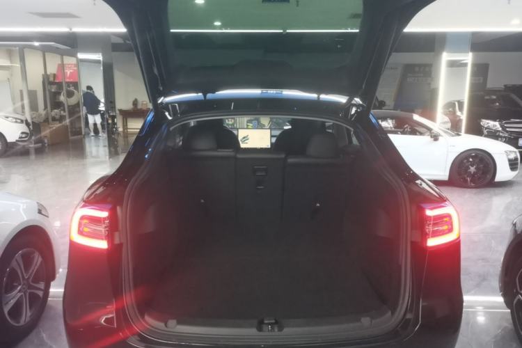 Used Tesla Model Y 2022 Rear-Wheel-Drive Version Trunk