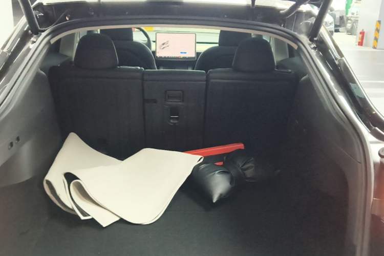 Used Tesla Model Y 2022 Rear-Wheel-Drive Version Trunk
