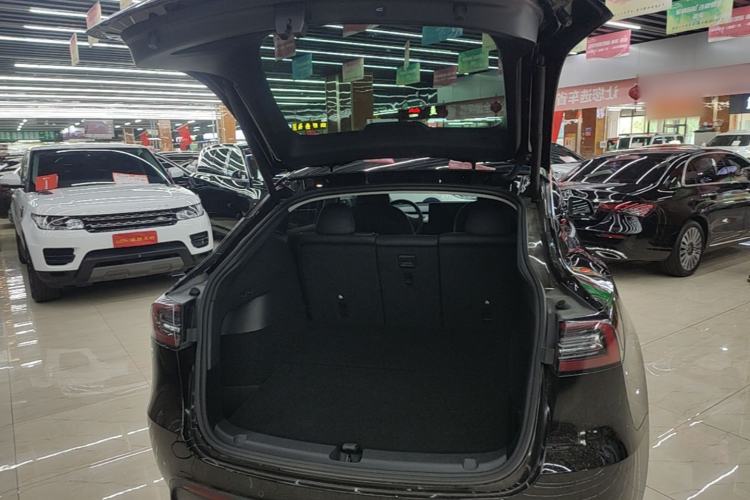 Used Tesla Model Y 2022 Performance High-Performance All-Wheel-Drive Version Trunk