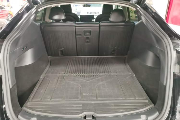Used Tesla Model Y 2022 Rear-Wheel-Drive Version Trunk