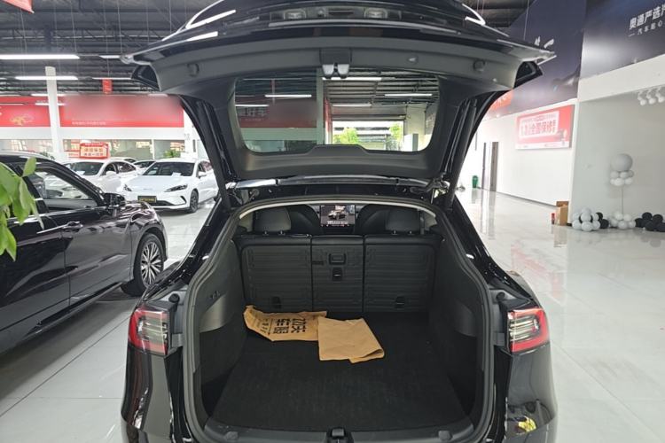 Used Tesla Model Y 2022 Rear-Wheel-Drive Version Trunk