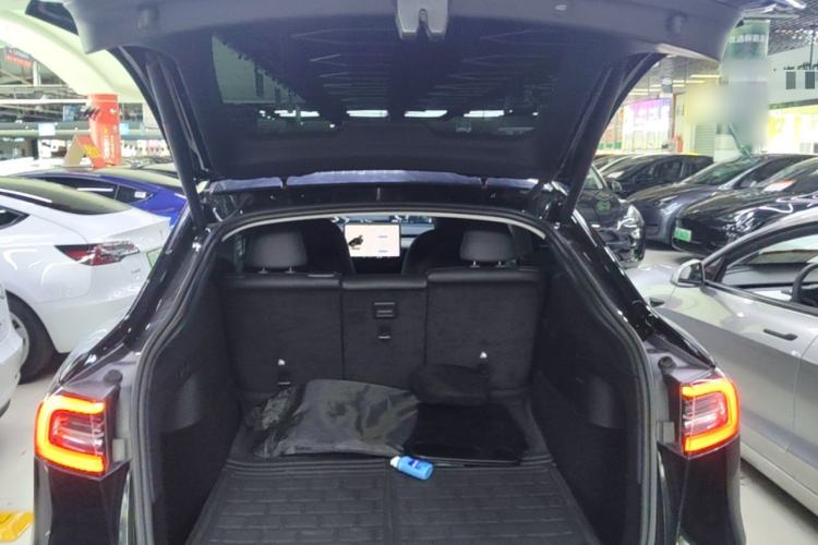 Used Tesla Model Y 2022 Rear-Wheel-Drive Version Trunk