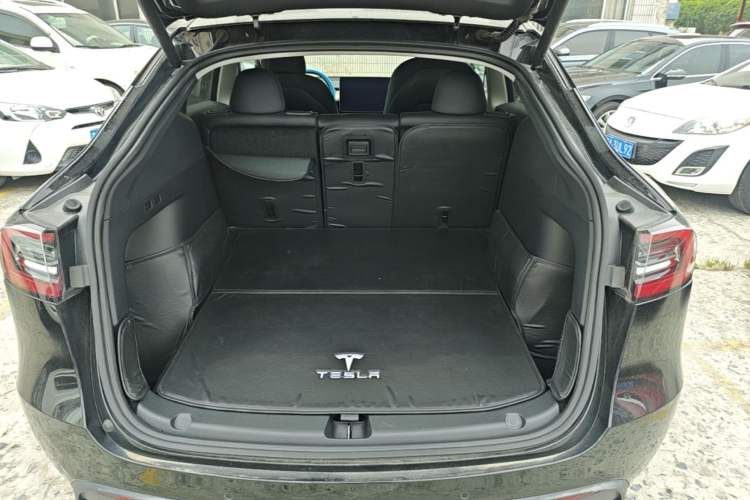 Used Tesla Model Y 2022 Rear-Wheel-Drive Version Trunk