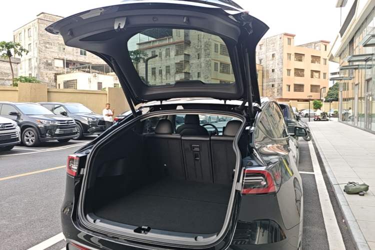 Used Tesla Model Y 2022 Rear-Wheel-Drive Version Trunk