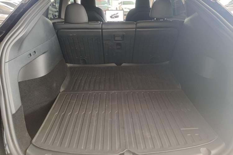 Used Tesla Model Y 2022 Rear-Wheel-Drive Version Trunk