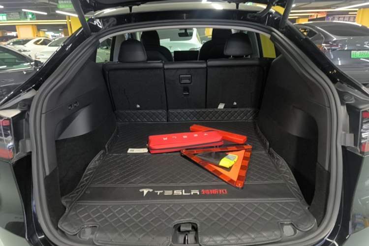 Used Tesla Model Y 2022 Rear-Wheel-Drive Version Trunk