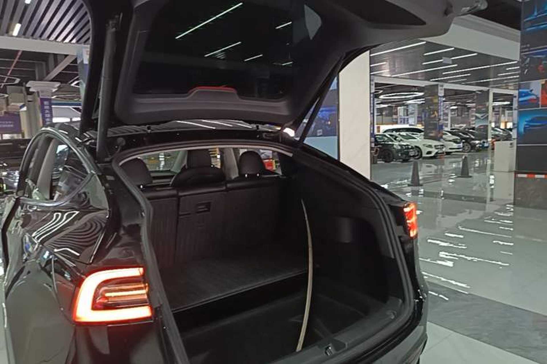 Used Tesla Model Y 2022 Long-Range All-Wheel-Drive Version Trunk