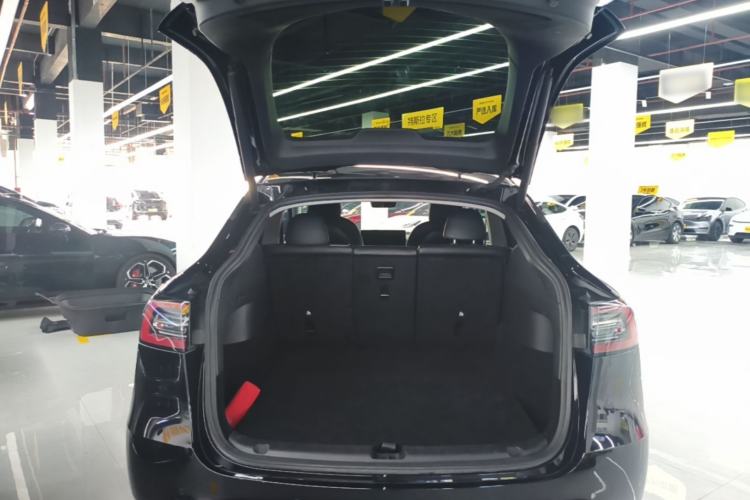 Used Tesla Model Y 2022 Rear-Wheel-Drive Version Trunk