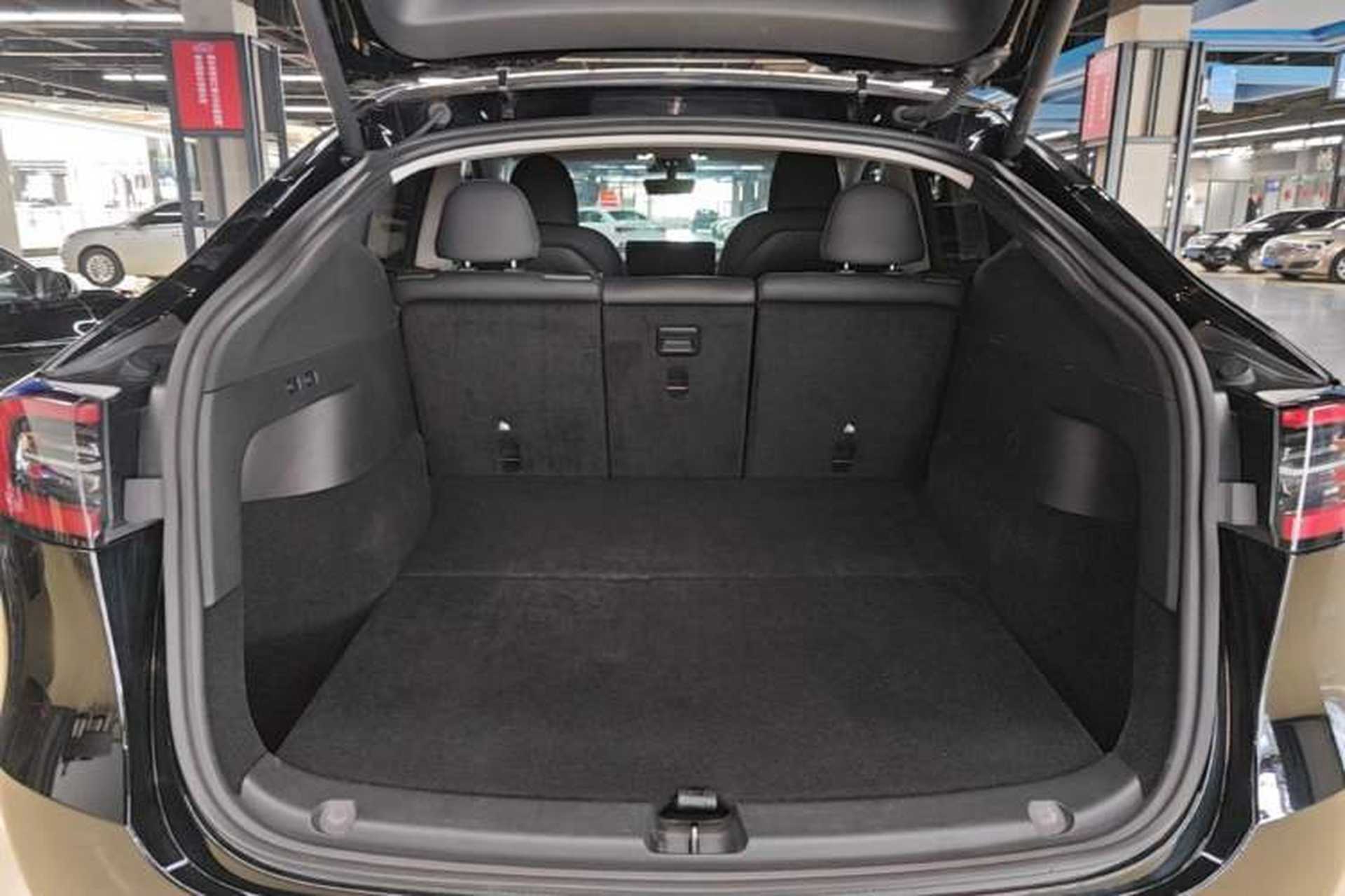 Used Tesla Model Y 2022 Rear-Wheel-Drive Version Trunk