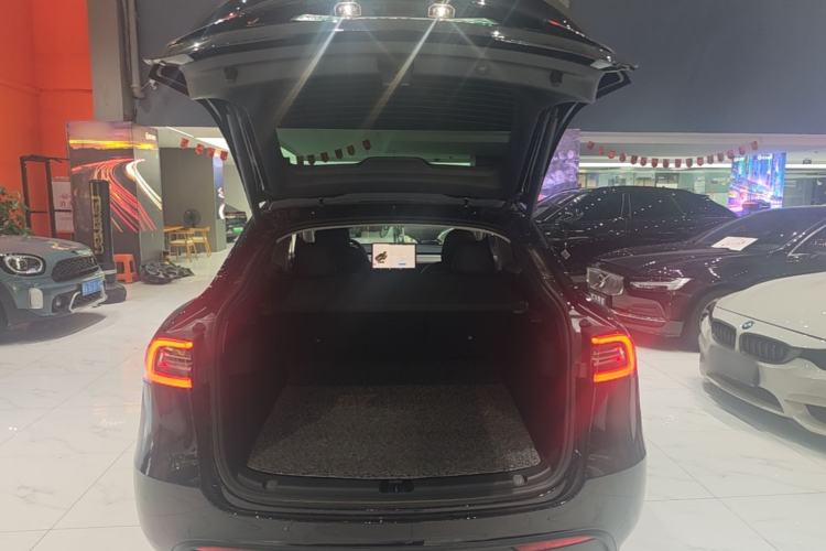Used Tesla Model Y 2022 Rear-Wheel-Drive Version Trunk