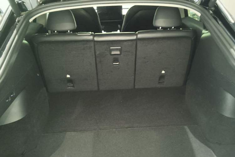 Used Tesla Model Y 2022 Rear-Wheel-Drive Version Trunk