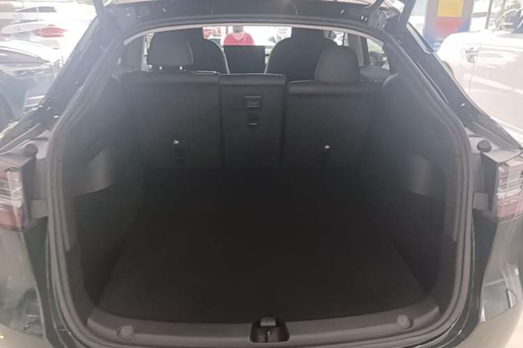 Used Tesla Model Y 2022 Performance High-Performance All-Wheel-Drive Version Trunk