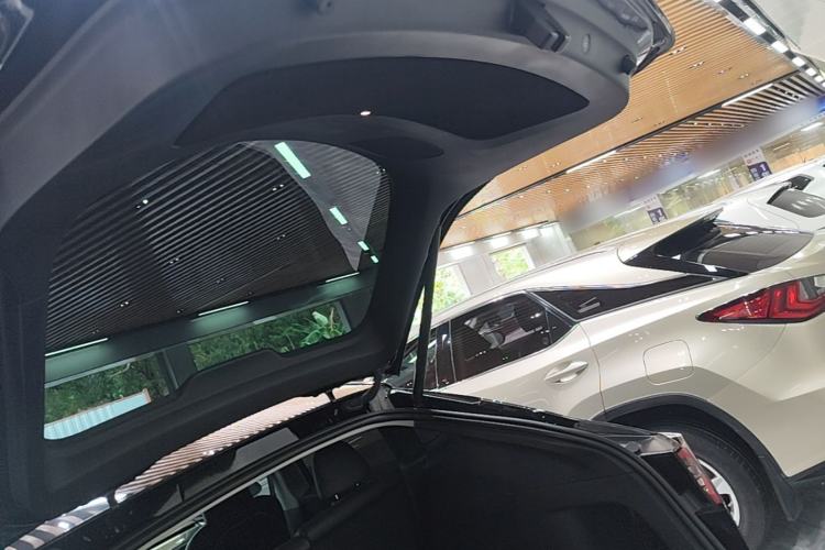 Used Tesla Model Y 2022 Rear-Wheel-Drive Version Trunk