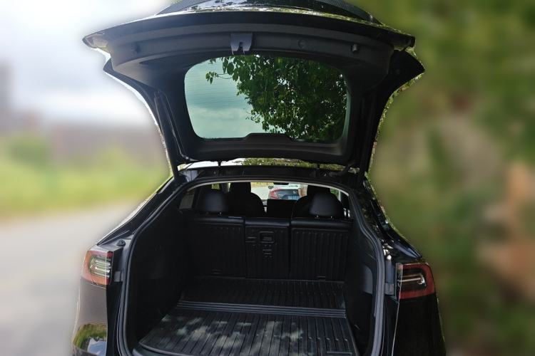 Used Tesla Model Y 2022 Rear-Wheel-Drive Version Trunk
