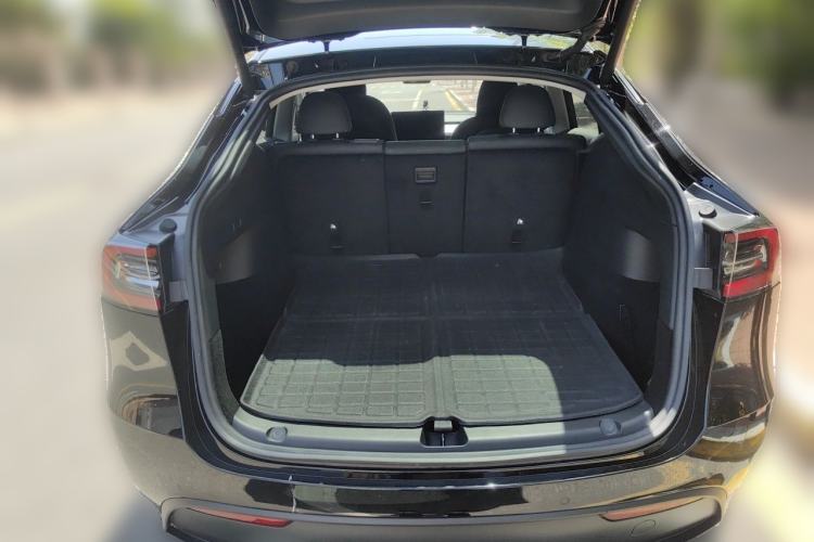 Used Tesla Model Y 2022 Rear-Wheel-Drive Version Trunk