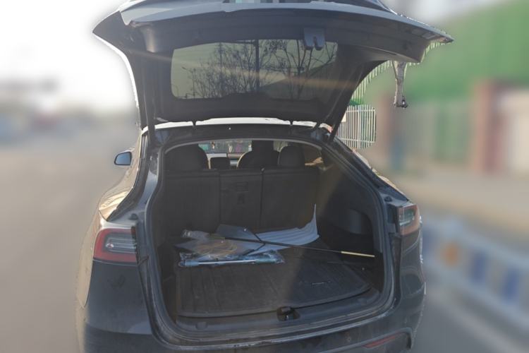 Used Tesla Model Y 2022 Rear-Wheel-Drive Version Trunk