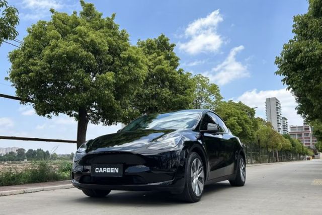 Used Tesla Model Y 2022 Long-Range All-Wheel-Drive Version
