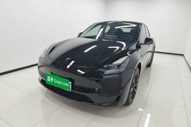 Ojetý Tesla Model Y 2022 Rear-Wheel-Drive Version