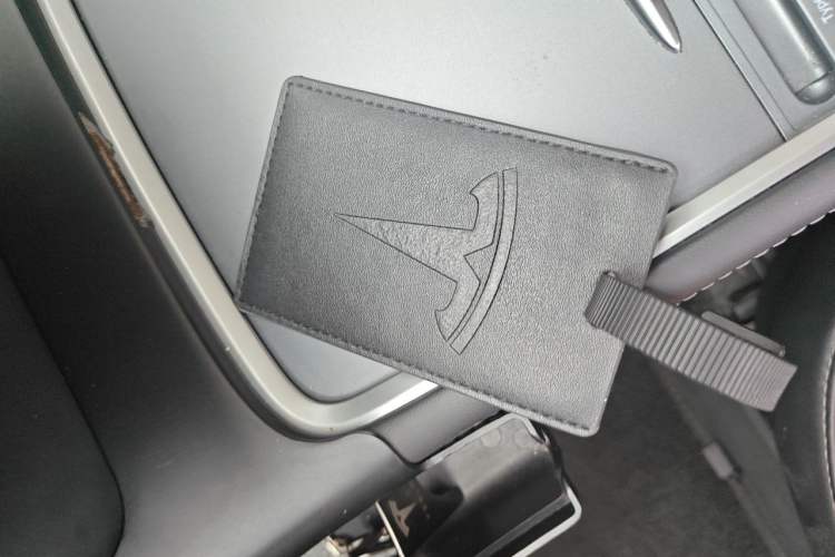 Used Tesla Model Y 2022 Revised Version Rear-Wheel Drive Vehicle Key